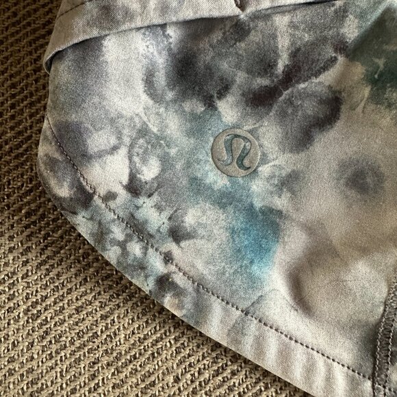 Lululemon Speed Up Short *2.5" Kaleidofloral Multi/Blue Cast - Picture 4 of 5